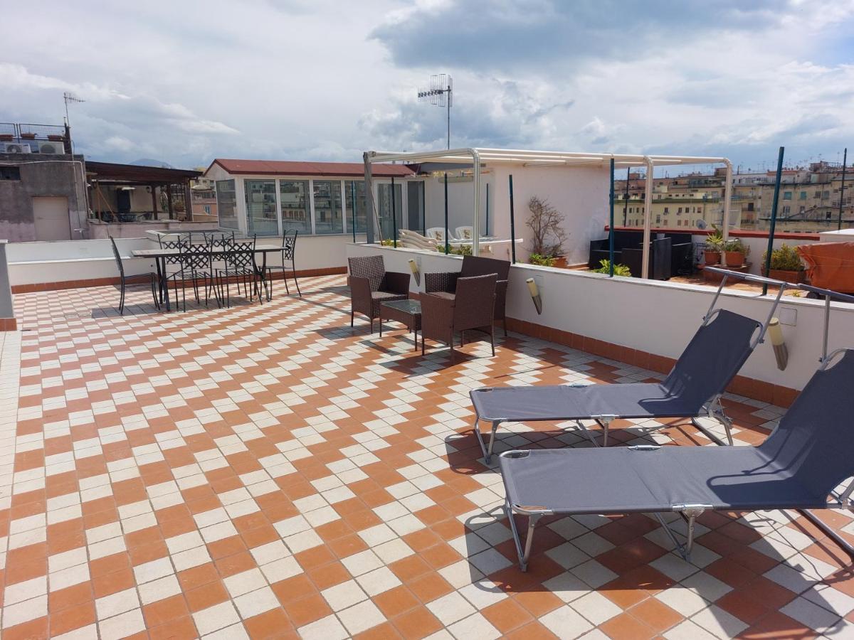 Апартаменты Raggio Di Sole Неаполь Экстерьер фото